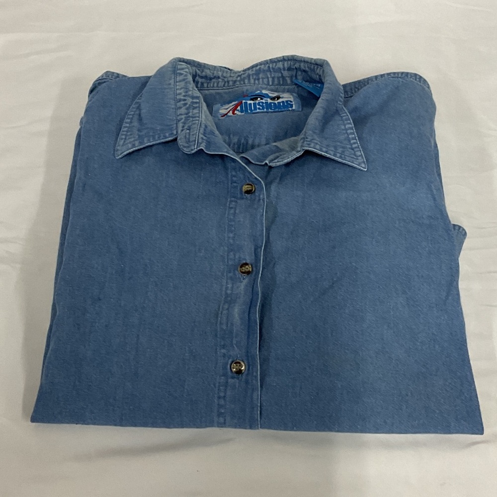 EUC Mens long sleeve Illusions Blue Denim Button-Up Shirt